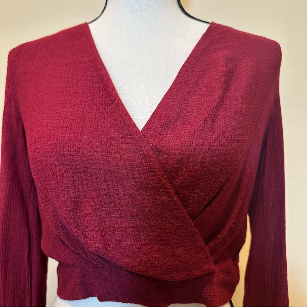 Silence + Noise Urban Ourfitters Top Women's Size XS Maroon Red Wrap Crop - Picture 14 of 14